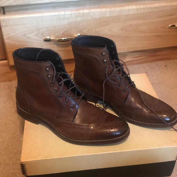 Johnston & Murphy Other - Men’s Johnston & Murphy wingtip boots size 9